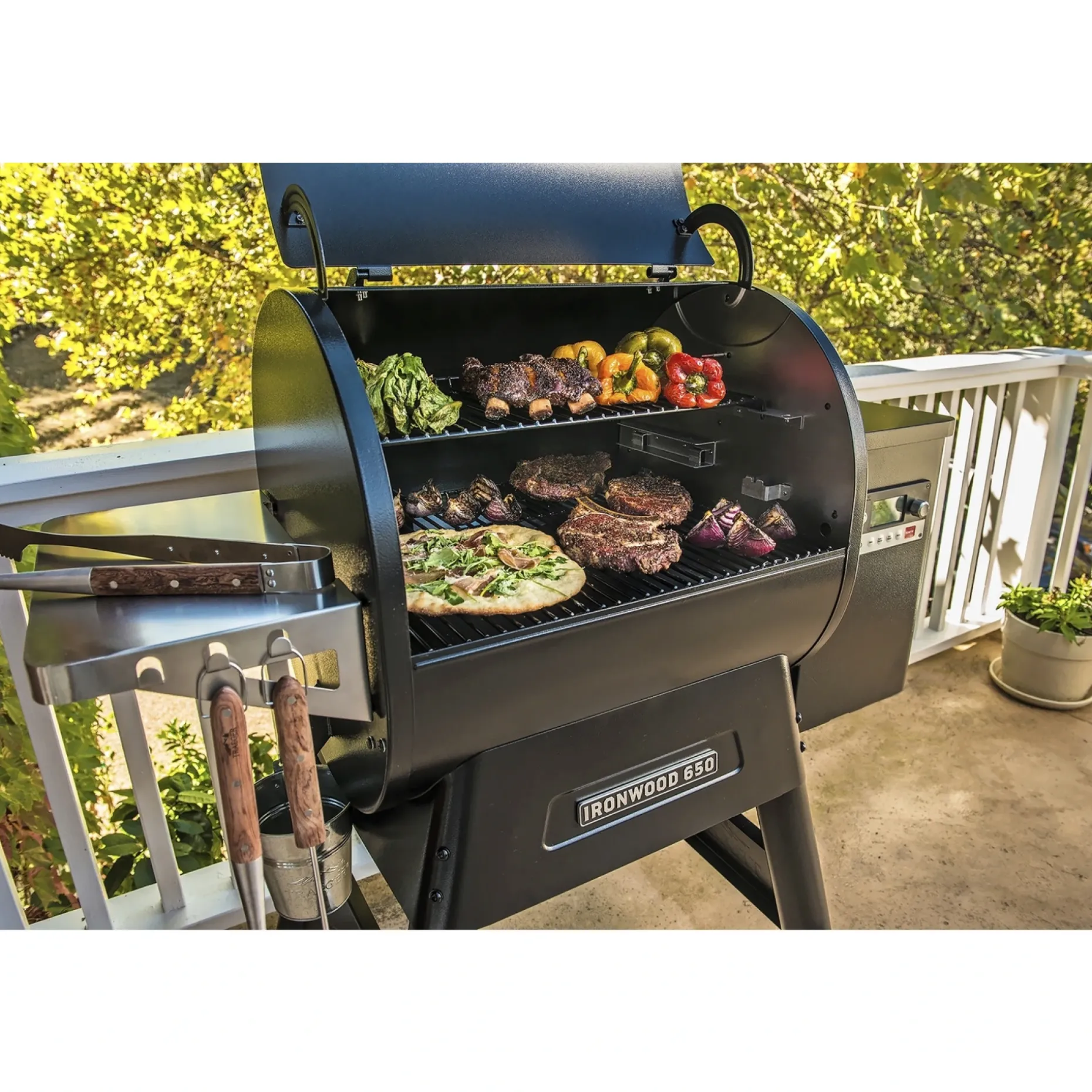 TRAEGER IRONWOOD 650 TRÆPILLEGRILL SORT